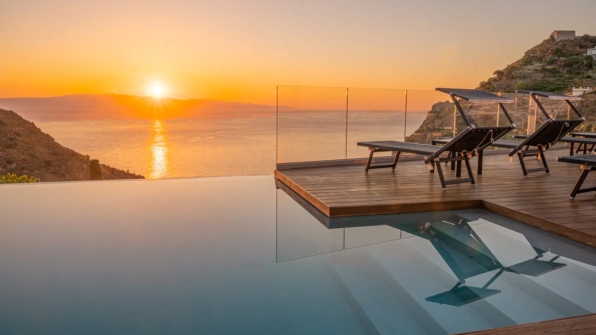 ROMANTIC SEA VIEW APARTMENTS